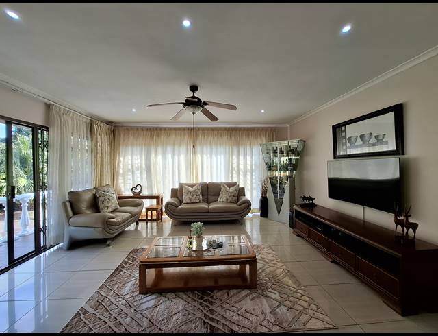 4 BEDROOM HOUSE TO LET IN MANORS